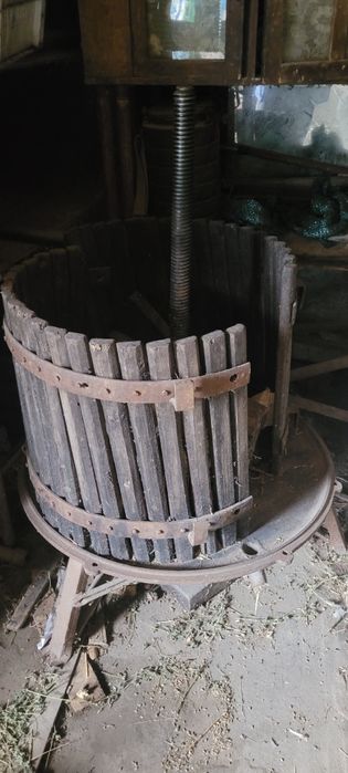 Продам прес срочно.