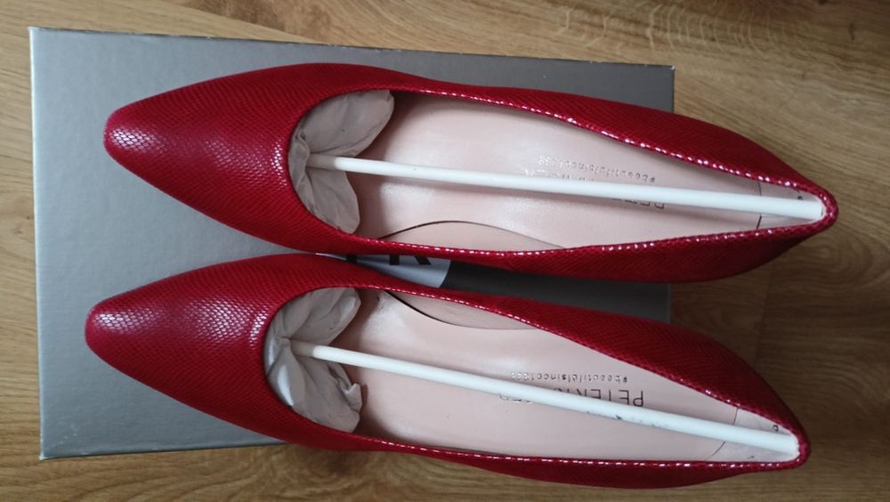 Sprzedam szpilki TOSCA - czerwone r. 38,5