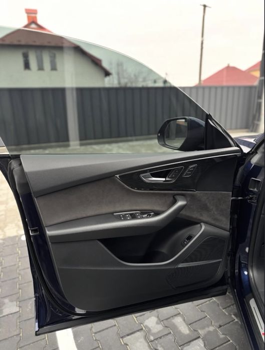 Audi Q8 S-LINE 2019 року