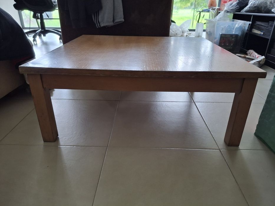 Mesa de centro quadrada