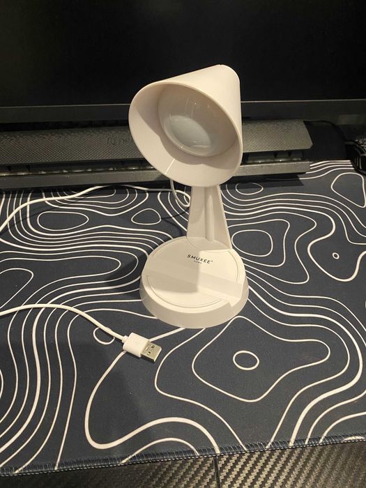Lampka na biurko smuxee biała USB