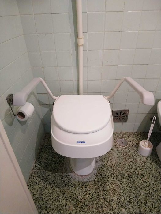 alteador elevador sanita Aquatec, 2 braços, tampa, fixação 2 parafusos