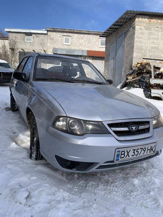 Део Нексія 2011 рік