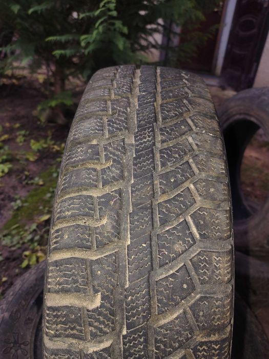 Продам зимову резину 14.