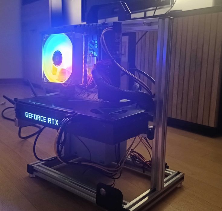 Kompaktowy komputer, Intel Xeon E5 2676 V3, RTX 2060, SSD, Windows 10
