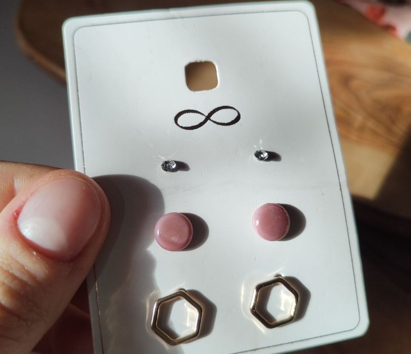 Nowe kolczyki wkrętki