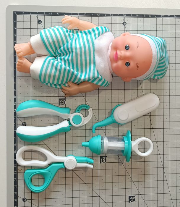 Lalka bobas zabawa w lekarza dentystę
