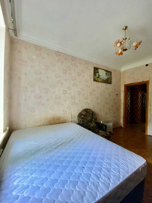 Черчиля 17, роздільна 2к.квартира, метро Дарниця 7 хвилин пішки, є ГАЗ
