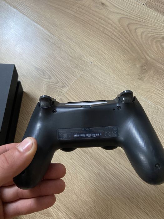 Ps 4 slim 2 геймпада