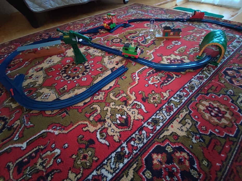 Поїзди з пластмаси