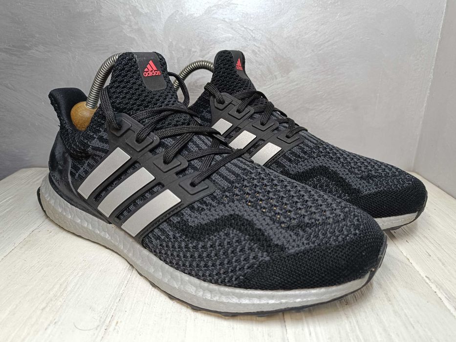 - Adidas Ultraboost 5.0 GZ0445