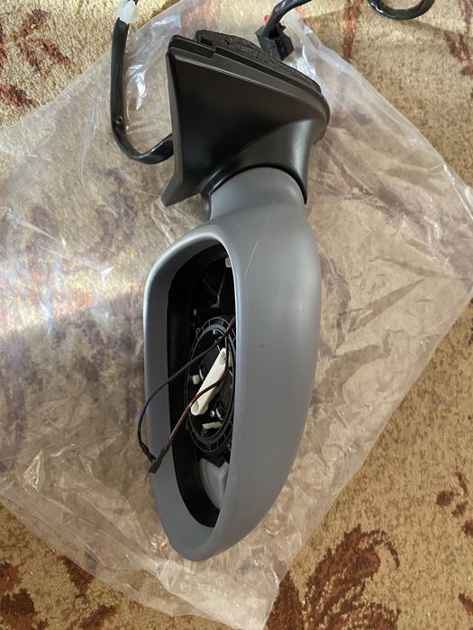 Праве дзеркало на Golf6 універсал