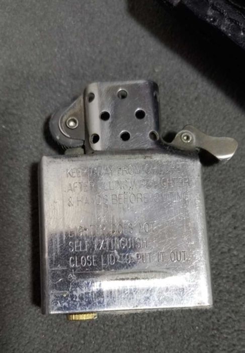 Запальничка Zippo зі шкіряним чохлом