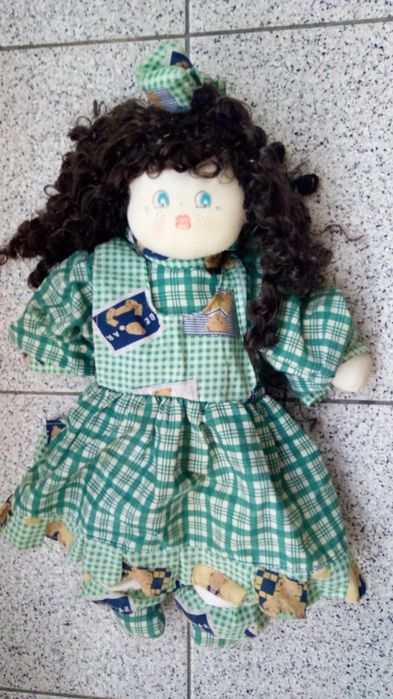 Various toys (dolls, vintage, Nenuco, plush toys)64310001016705121