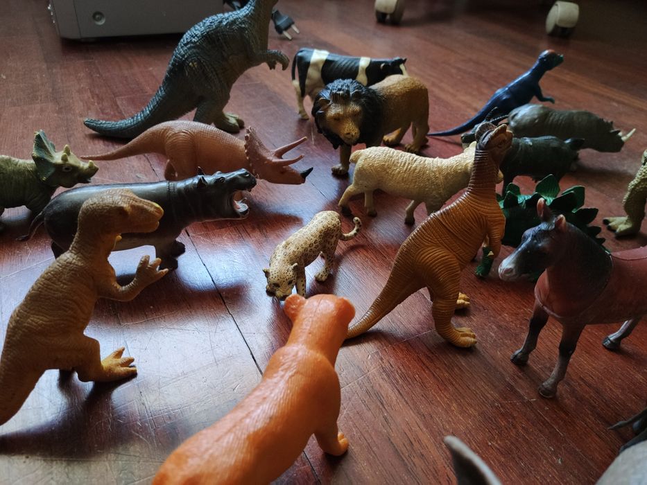 Bonecos de vários tamanhos