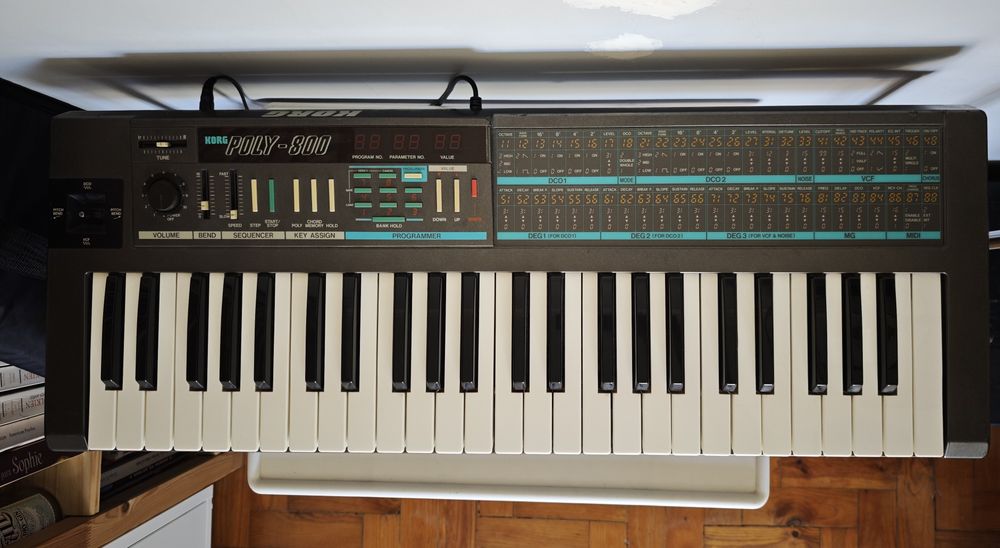 Korg Poly 800 - Sintetizador analógico clássico dos anos 80