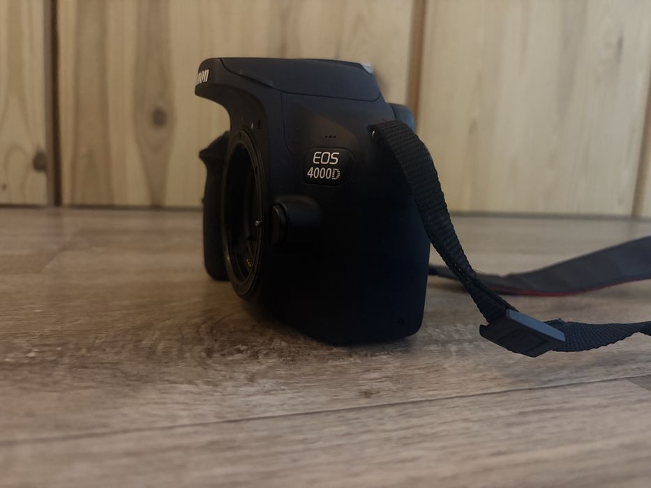 Canon 4000D aparat