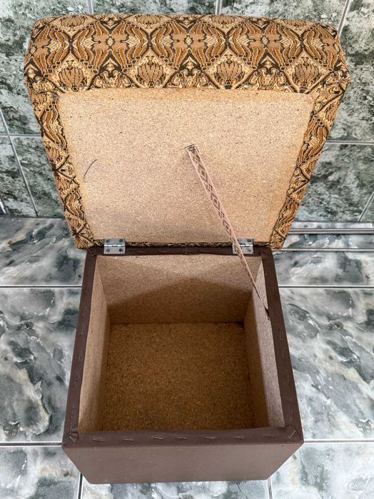 2 pufy w roznych wzorach