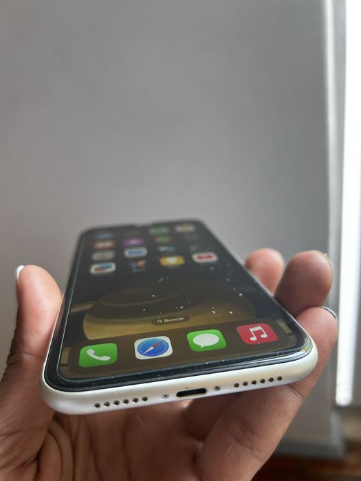 iPhone 11 quase novo em excelentes condições