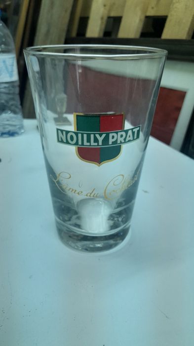 2 copos grandes Martini e noille prat