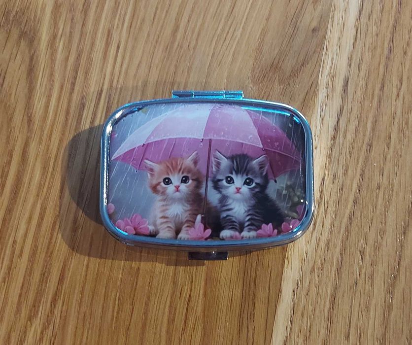 Pojemnik, pudełko, organizer na leki, tabletki kotki parasol Nowy