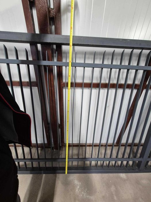 Brama zewnętrzna - stalowa na rolkach