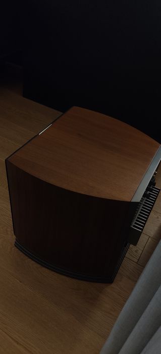 Subwoofer Audiovector R Arreté Walnut 18-180hz PVT 3500