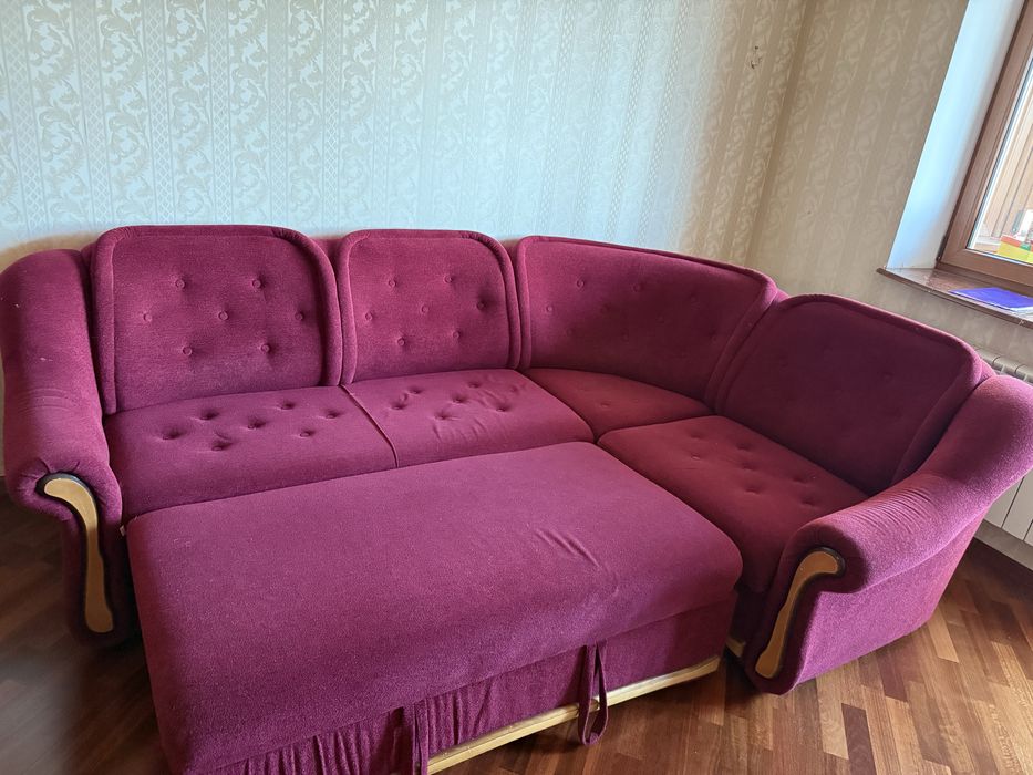 Кутовий розкладний диван з кріслом