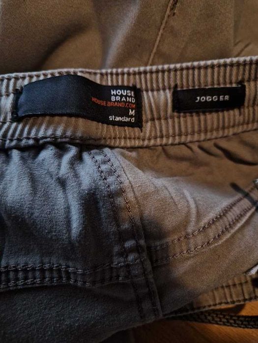 House Beżowe Joggery