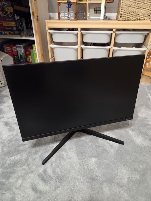 Monitor Samsung F24T350FHR 24' w bardzo dobrym stanie.