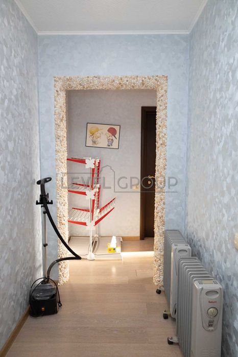 Продаж двохкімнатна квартира Виноградар з ремонтом недорого без% Київ