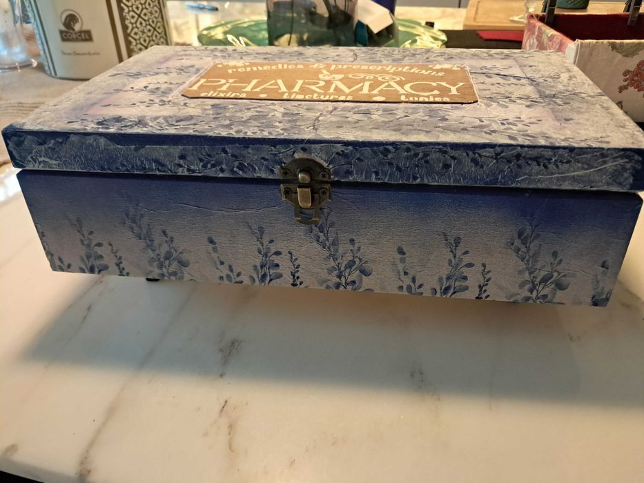 Caixa decorativa, farmácia