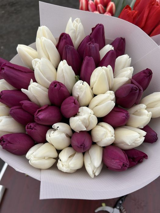 Доставка квітів Черкаси,тюльпани Черкаси