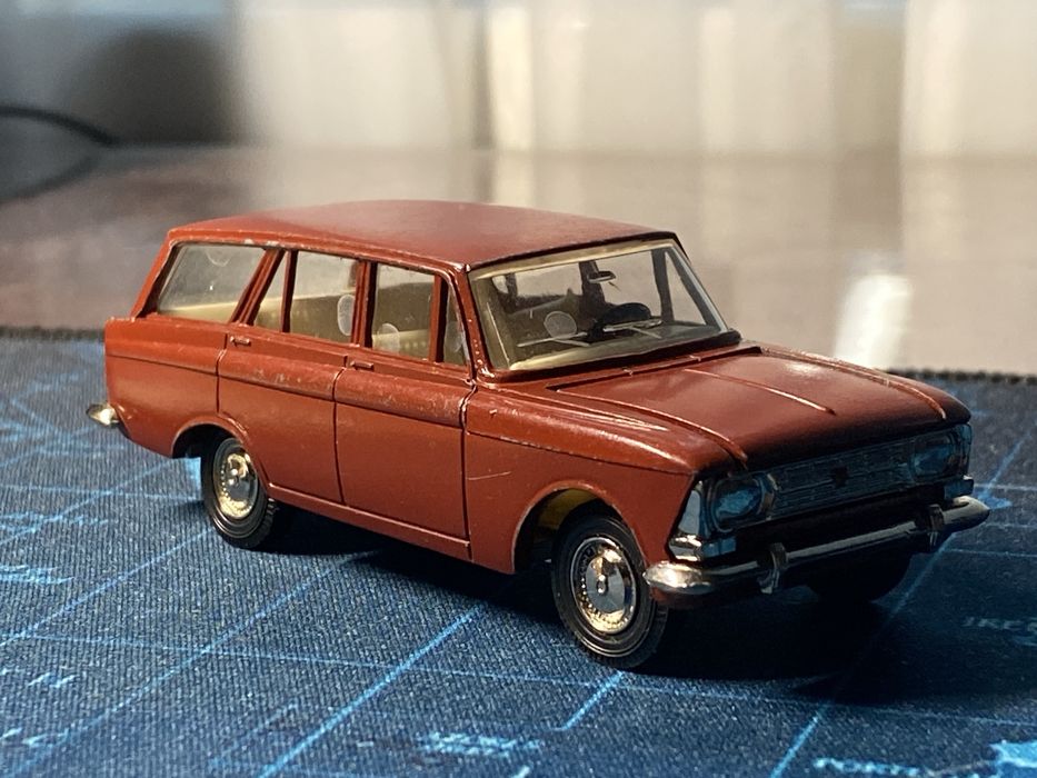 модель ссср москвич 427 А4
