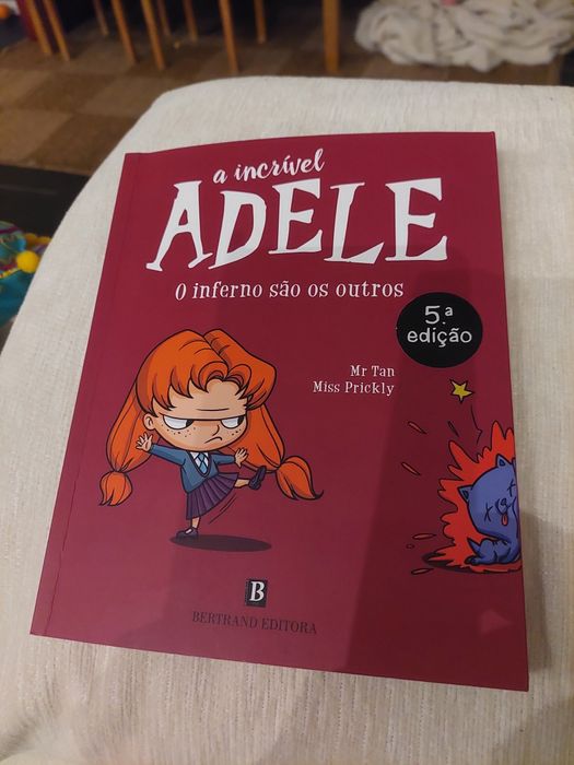 Livro a incrível Adele 2