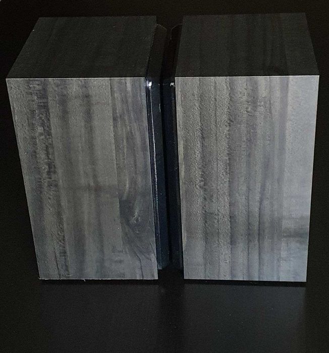 Colunas pretas marca Life