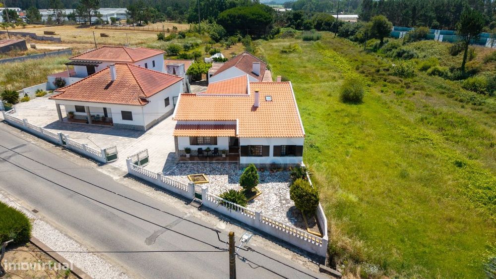 Moradia Térrea T4 em terreno de 2.605m2 em Olho Marinho