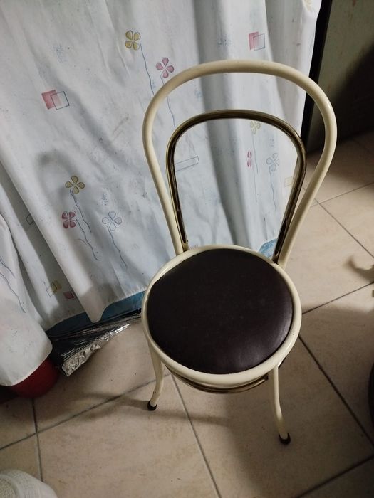 Cama individual com colchão