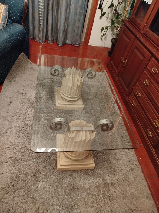 Mesa de centro de vidro