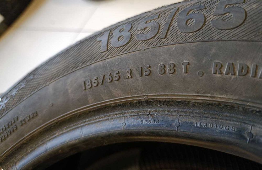 Комплект шин б/у 185/65R15 88T Barum Polaris 3