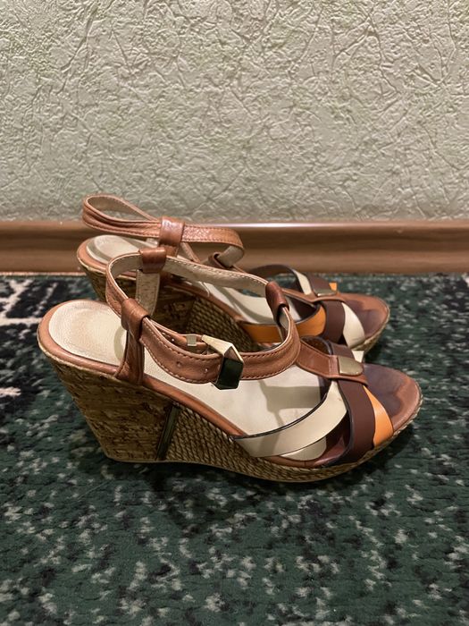 Кожаные босоножки