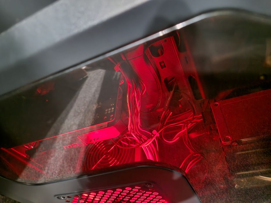 ПК, персональний комп'ютер з підсвіткою