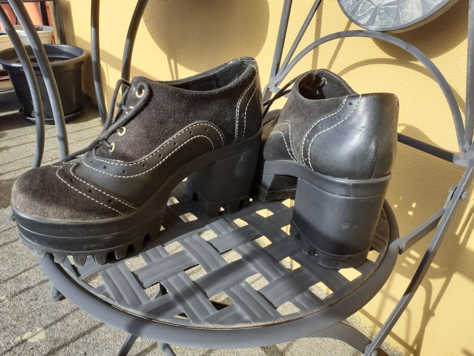 Sapatos usados      .