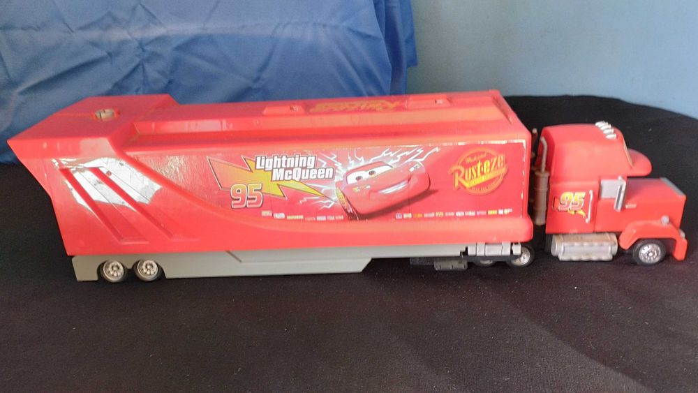 Camião brinquedo de criança 15 euros