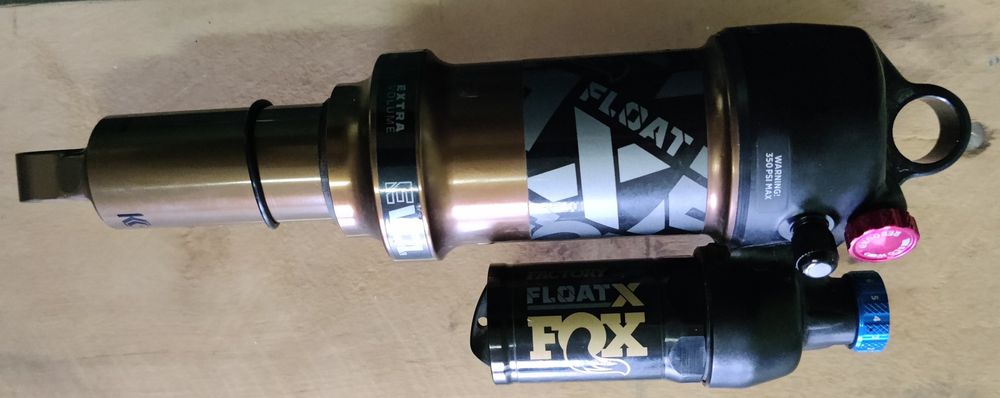 Suspensão e amortecedor fox