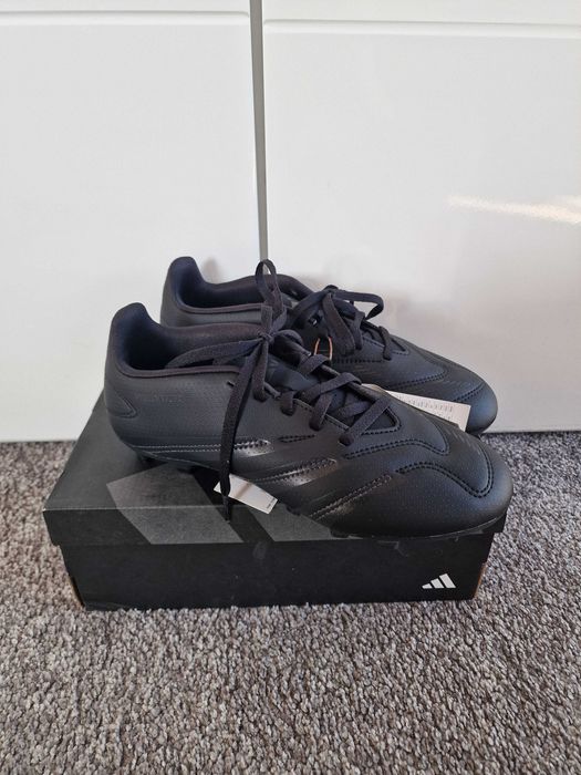 Korki Adidas Predator czarne rozm. 37,5 / 38