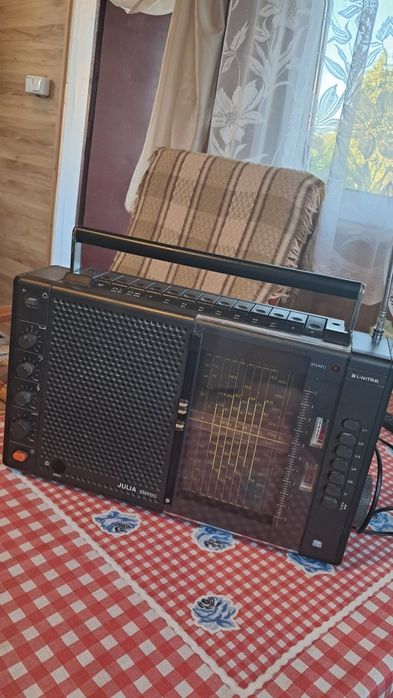 Radio stereo Julia