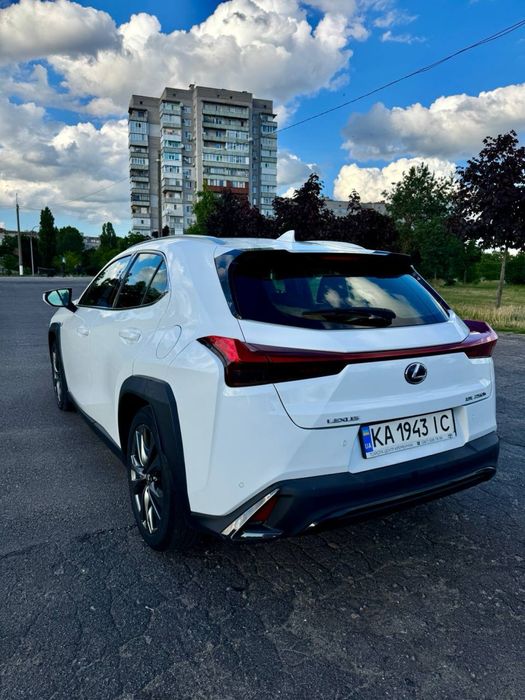Продам Lexus ux