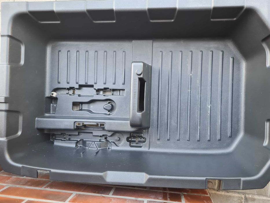 Wkład bagażnika NISSAN JUKE F15 2012