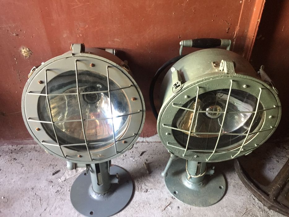 Прожекторы и светильники .